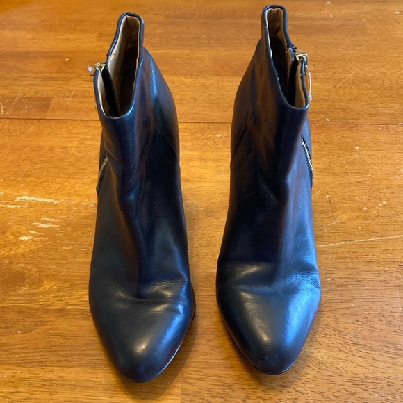 Banana Republic Womens Size 7.5 Black Leather Heeled Booties Gold Side Zipper - Picture 3 of 15